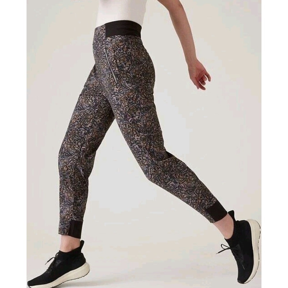 Athleta Trekkie North Jogger Pants Kinetic Abstract Print Black Womens 6 Tapered